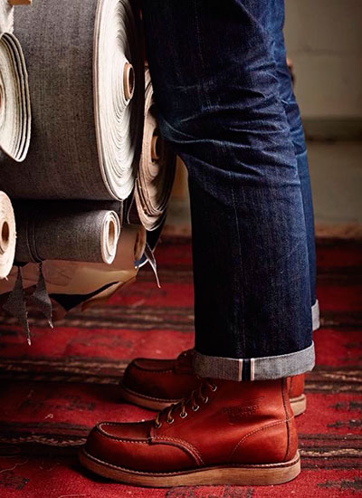 Джинсы и ботинки Red Wing